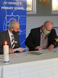 St Patrick’s Primary School, Stawell transfer agreement signing