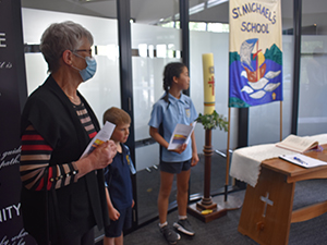 St Michael's Primary School, Daylesford transfer agreement signing